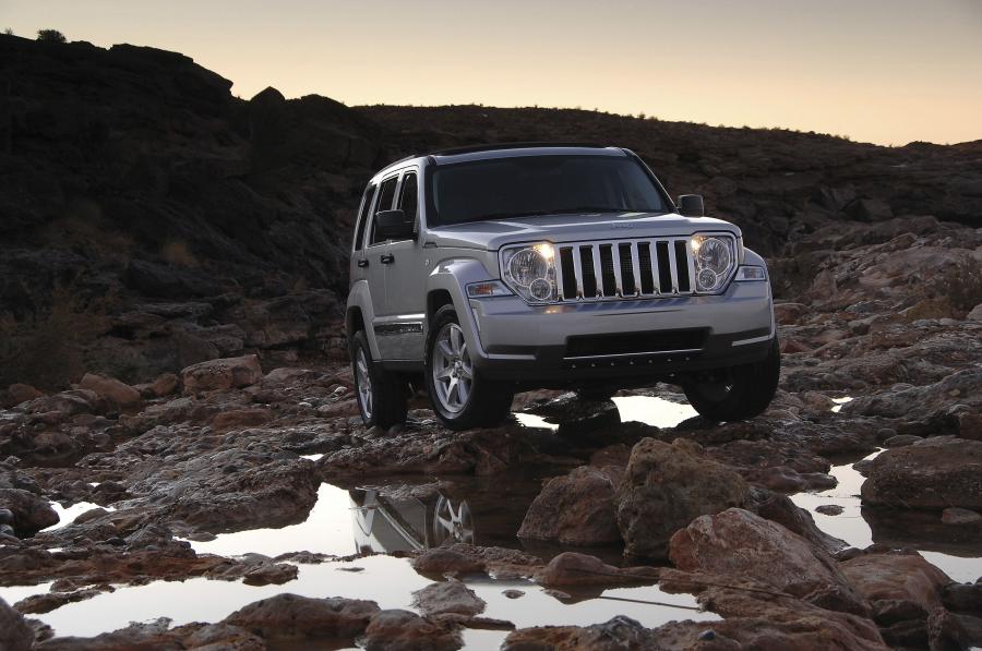  Jeep Cherokee 2008 года  (фото 96 из 161)